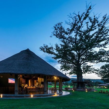 The Royal Senchi Hotel And Resort Akosombo エクステリア 写真