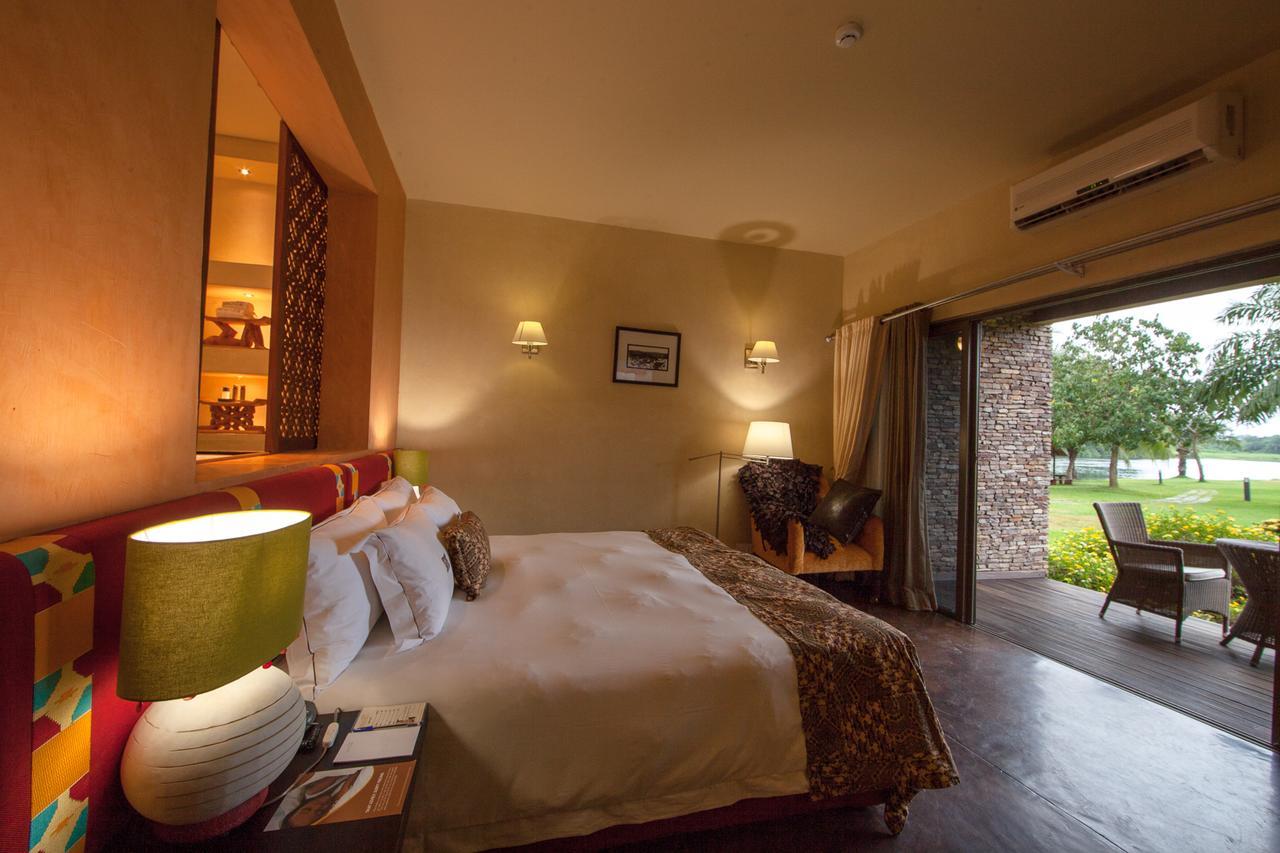 The Royal Senchi Hotel And Resort Akosombo エクステリア 写真