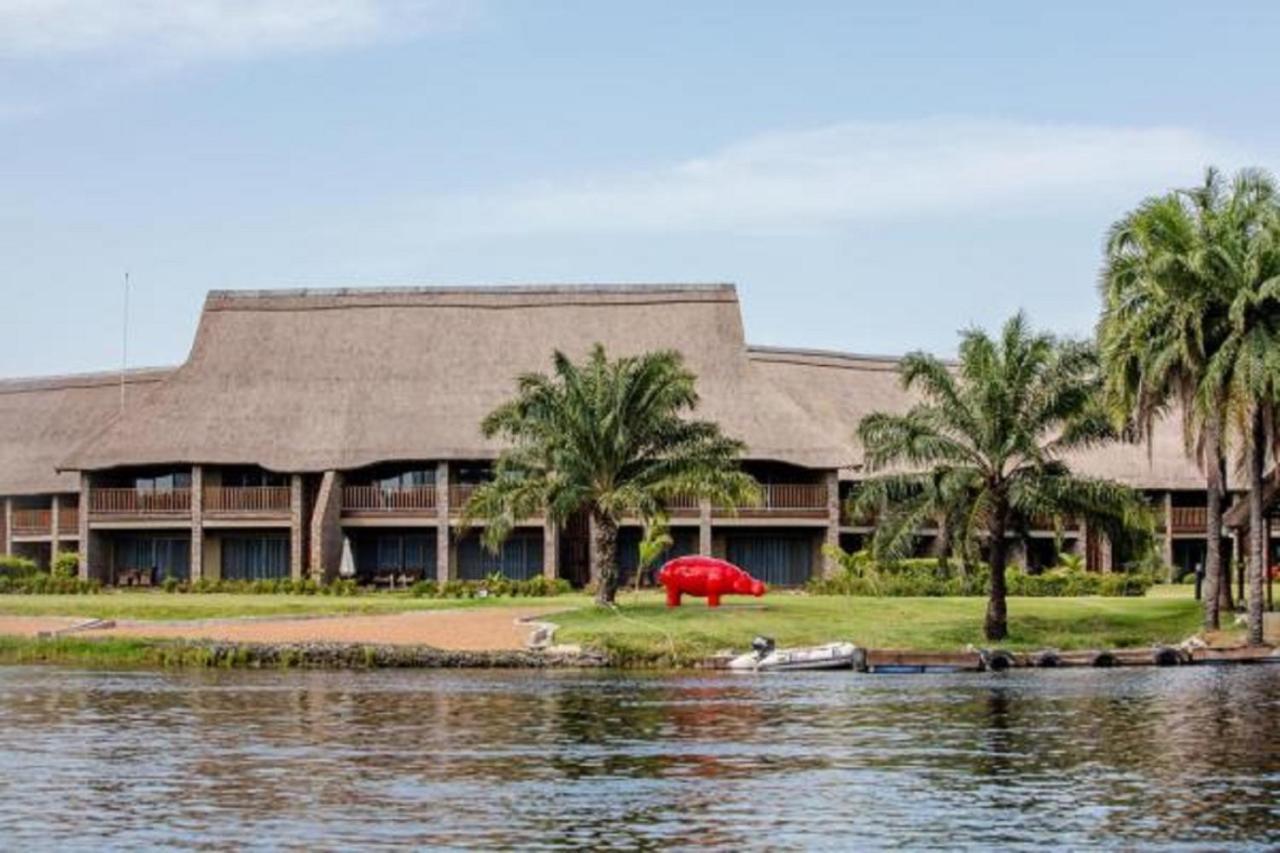 The Royal Senchi Hotel And Resort Akosombo エクステリア 写真