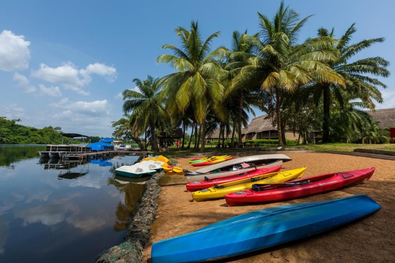 The Royal Senchi Hotel And Resort Akosombo エクステリア 写真