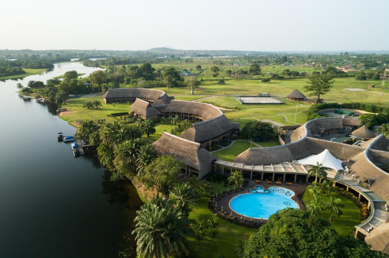 The Royal Senchi Hotel And Resort Akosombo エクステリア 写真